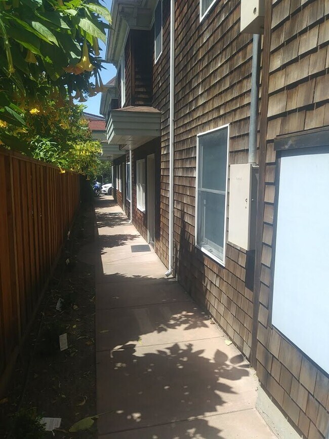 Photo - Cottage style 4 bedroom apartment 3 1/2 blocks from campus Unit B