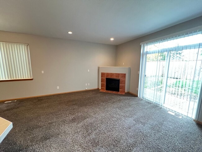 Photo - 747-747 SE Tampa St Unidad 751