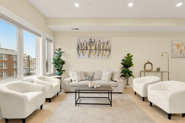 Photo - 822 Kennedy St NW