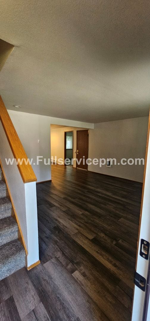 Photo - Beautiful duplex apt. on Quiet culdesac