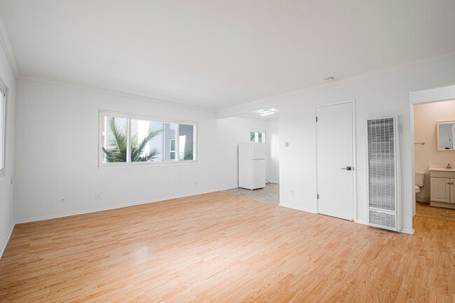 Photo - 5869B W 88th St Unit 5869B