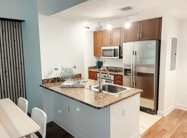 Photo - 400 N Federal Hwy Unit 211s