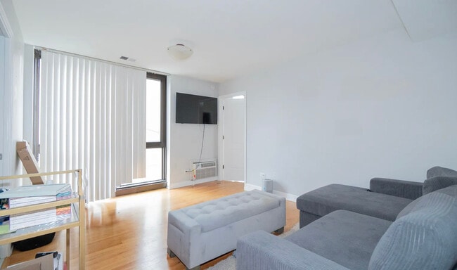 Photo - 2201 N Cleveland Ave Unit 305