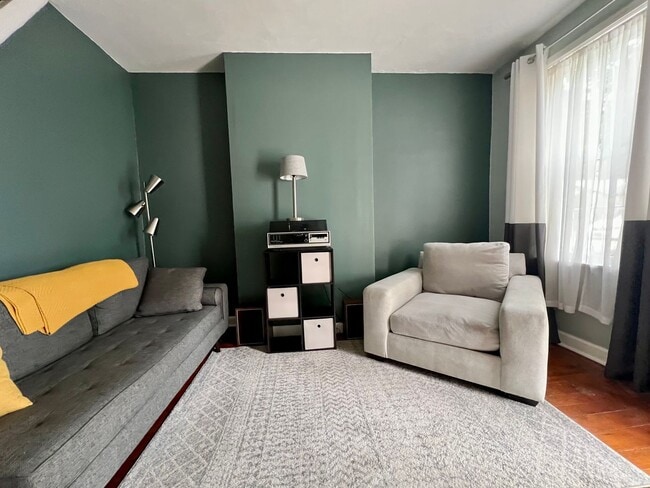 Photo - Stunning 2-Bedroom Townhouse in Manayunk! Available NOW!