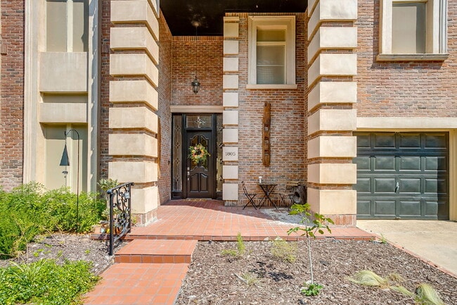 Photo - Private 4 Bedroom Retreat for Lease