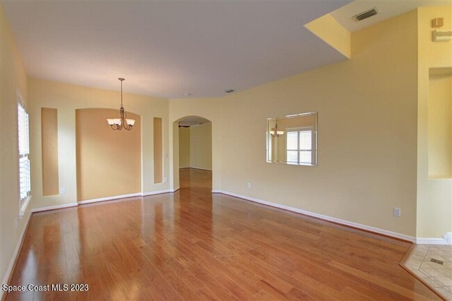 Photo - 1648 Kestrel Ct