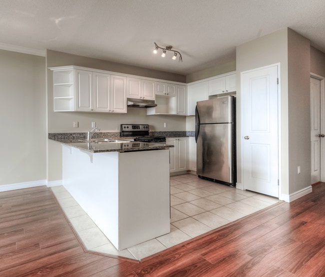 Photo - Richmond Hill Apartments