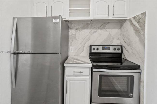 Photo - 445 NE 121st St