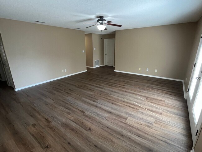 Photo - 2005 S Tampa Ave