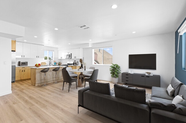 Photo - 1416 S Orange Dr