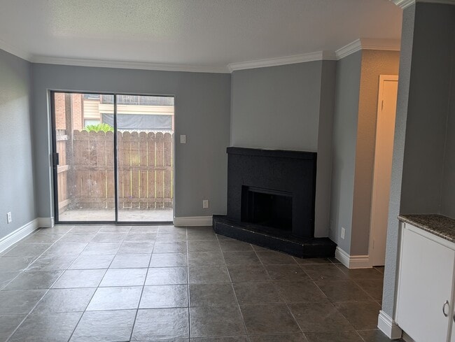 Building Photo - 9000 Bissonnet St Unit 7