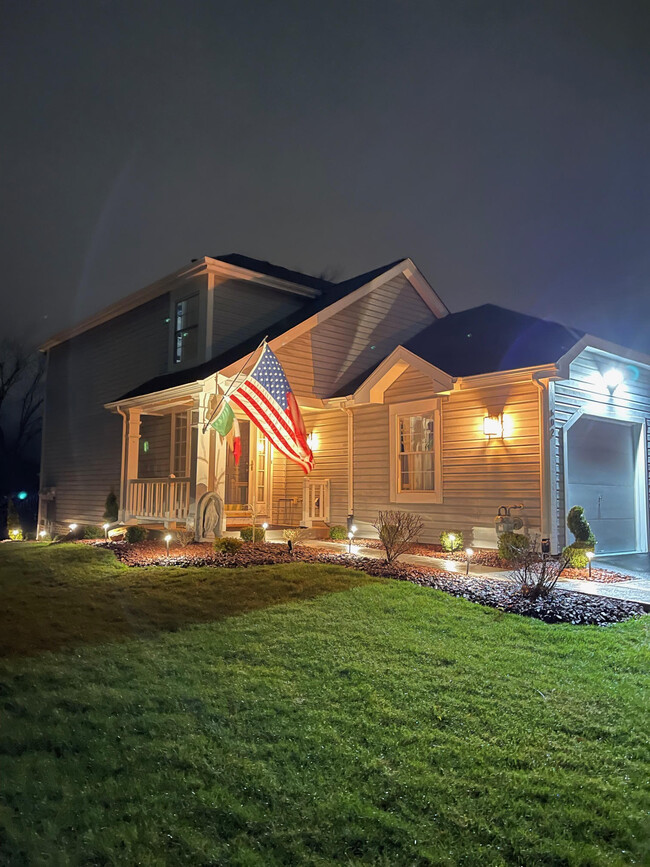 Photo - 602 Sarah Ct Townhome