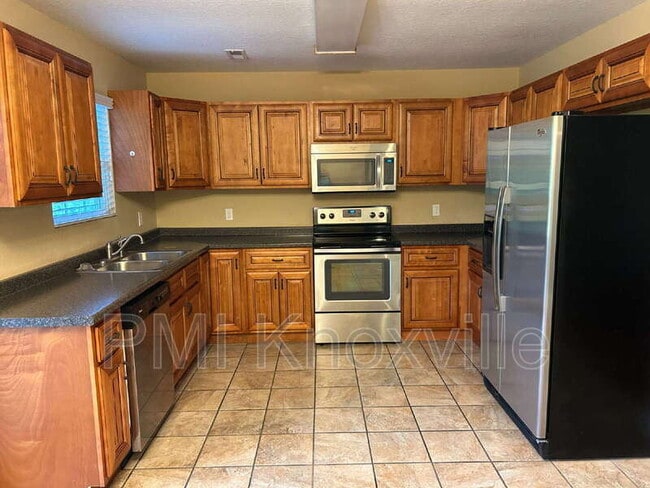 Photo - 5960 Parkdale Rd