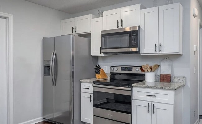 Photo - 112 St Ives Way