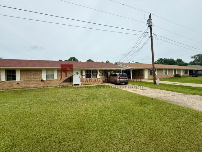 Photo - Charming 2-Bedroom 1-Bathroom Duplex!