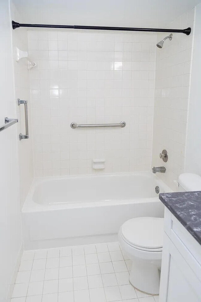 Photo - 2828 Tennis Club Dr Unit 403