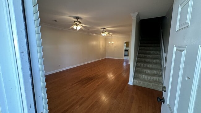 Town House For Rent