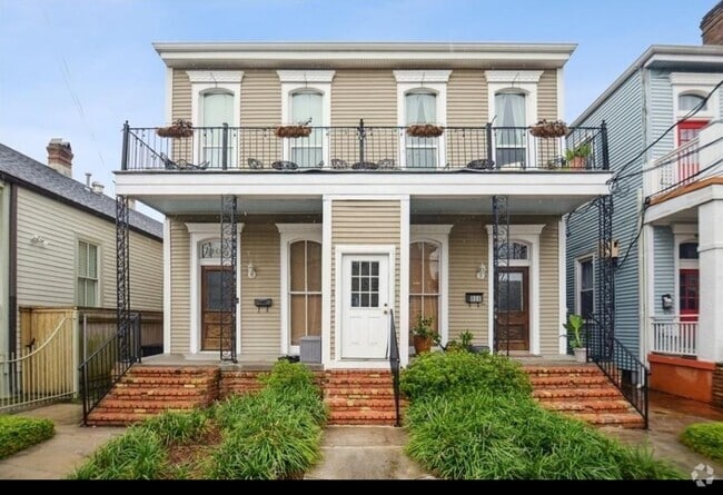 Building Photo - 806 Valmont St Rental
