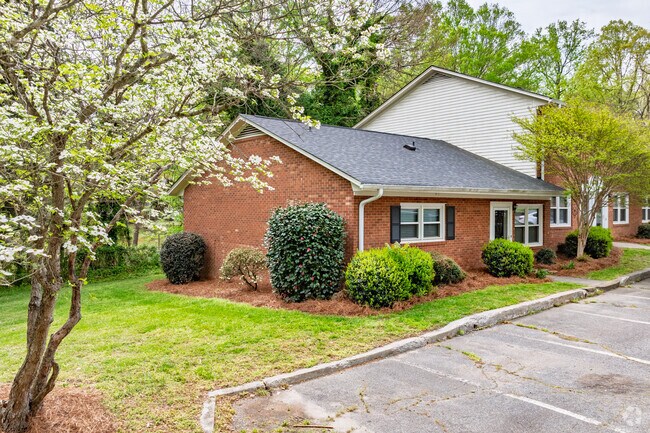 2259 W Clemmonsville Rd - Brylin Crossing