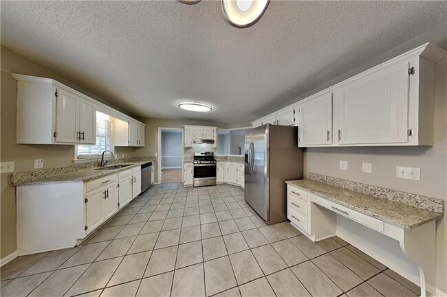 Photo - 39 Waterford Pl