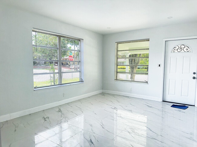 Photo - 425 SW 18th Ave Unit 425