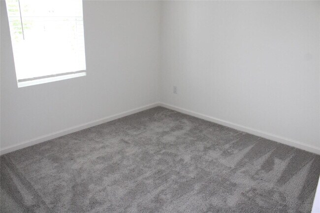 Photo - 1665 Hossler Trl
