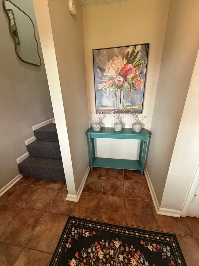 Photo - 1120 N Maple St Unidad Apt B