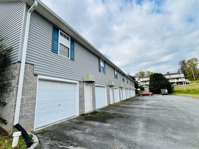 Laurel Brook Community