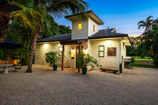 Building Photo - 12466 Quercus Ln