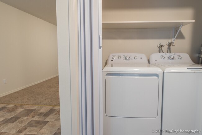 Photo - 5011 SW Beaverton Hillsdale Hwy Unidad A
