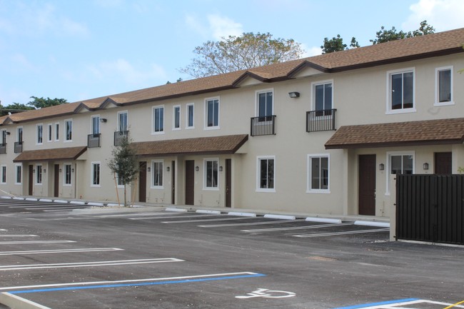 Building Photo - 25000 SW 134th Ave Rental