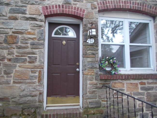 Photo - 49 Talbott St