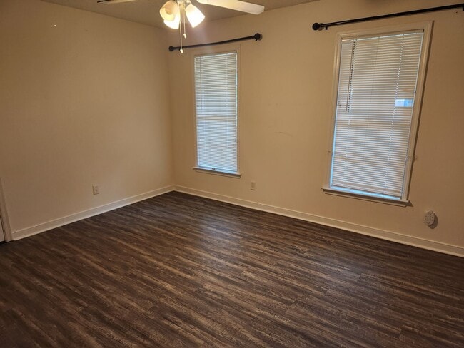 Photo - 4905 Black Oak Rd
