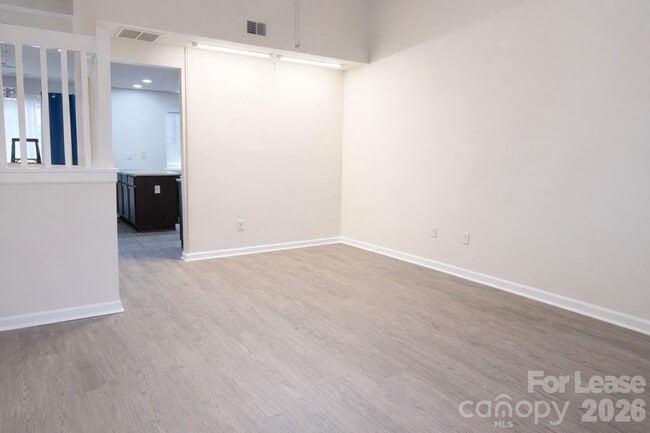 Photo - 111 Lynch Cir