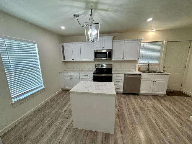 Photo - 2214 25th St