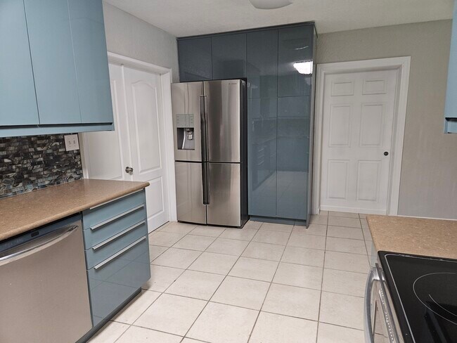 Photo - 217 S Alder Dr