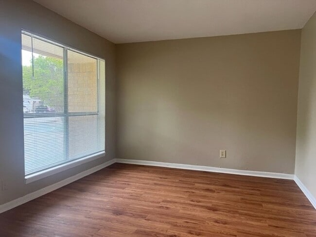 Photo - ***Awesome Home-Great Location***