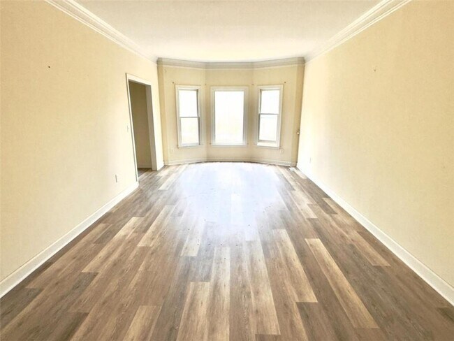 Photo - 219 Deerhill Dr