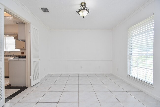 Photo - 7714 Eichler Dr