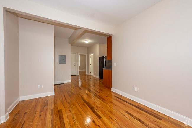 3BD, 1BA - Living Room - 1,000SF