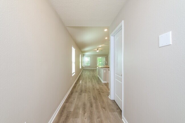 Photo - 7808 Meadow Walk Ln