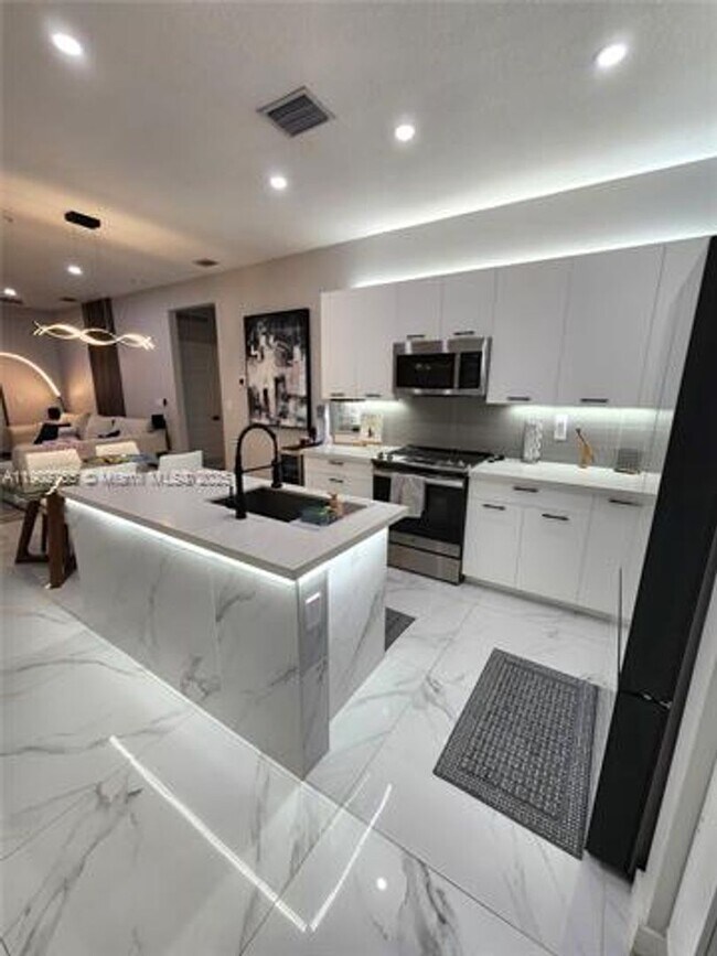 Photo - 8363 NW 41st St Unidad 8363 NW 41st St  A-105