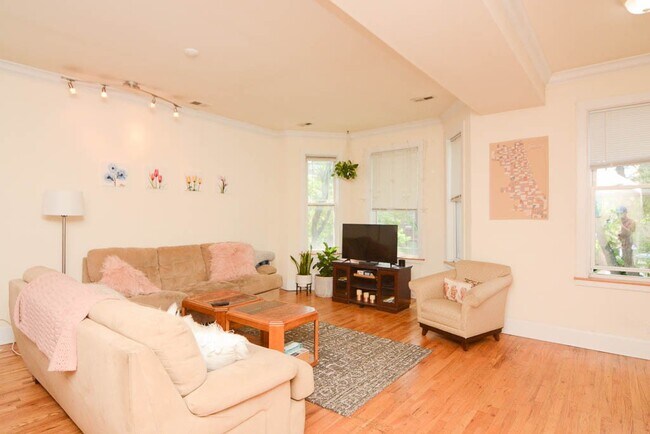 Photo - 1314 W Roscoe St Unit 2