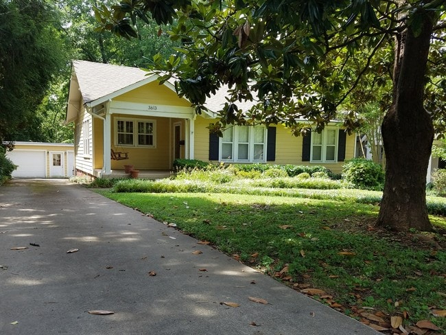 Building Photo - 3613 Meadowbrook Ave