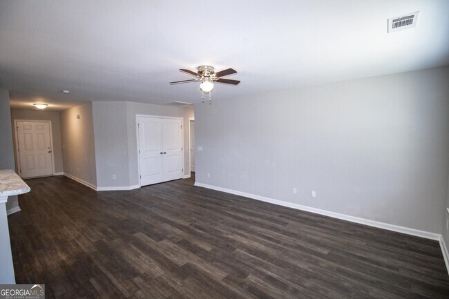 Photo - 107 Callaway Cres