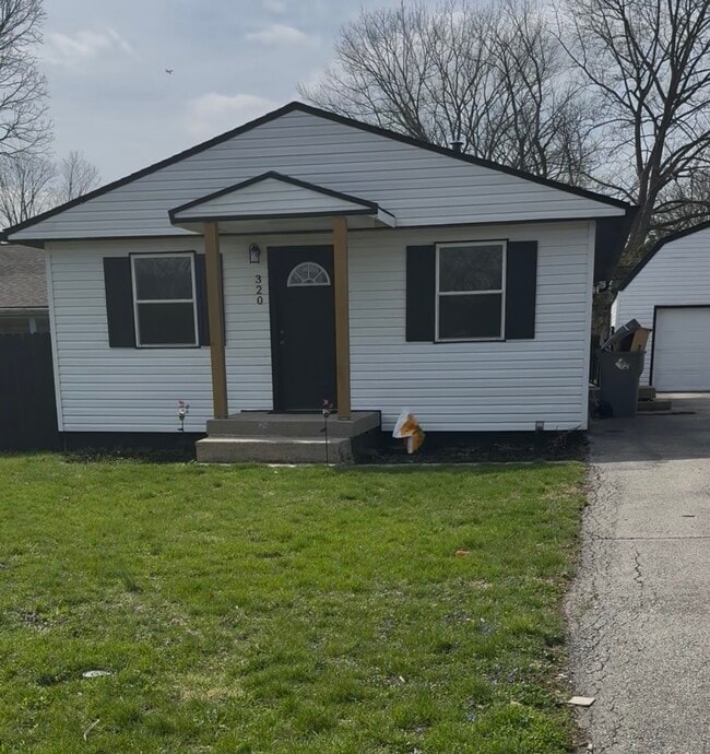 Building Photo - 320 S Roena St