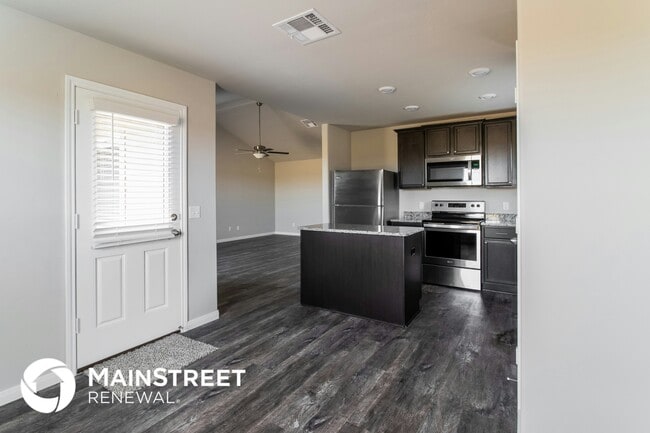 Photo - 921 NW 6th St