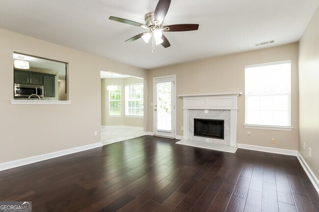 Photo - 6123 Lamp Post Pl