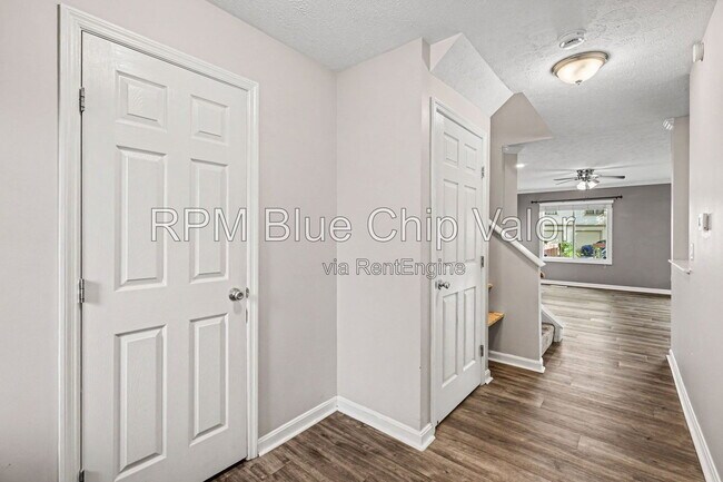 5290 Bay Pointe Dr