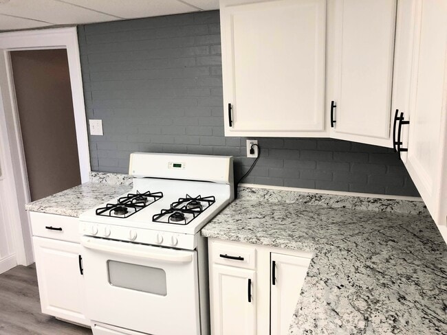Kitchen - 108 Pharis St Unit 2